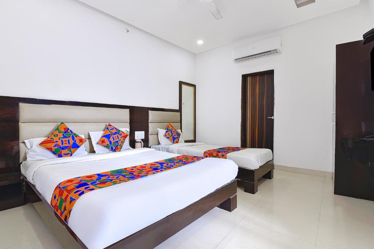 Collection O Royal Icon Hotel Udaipur Luaran gambar