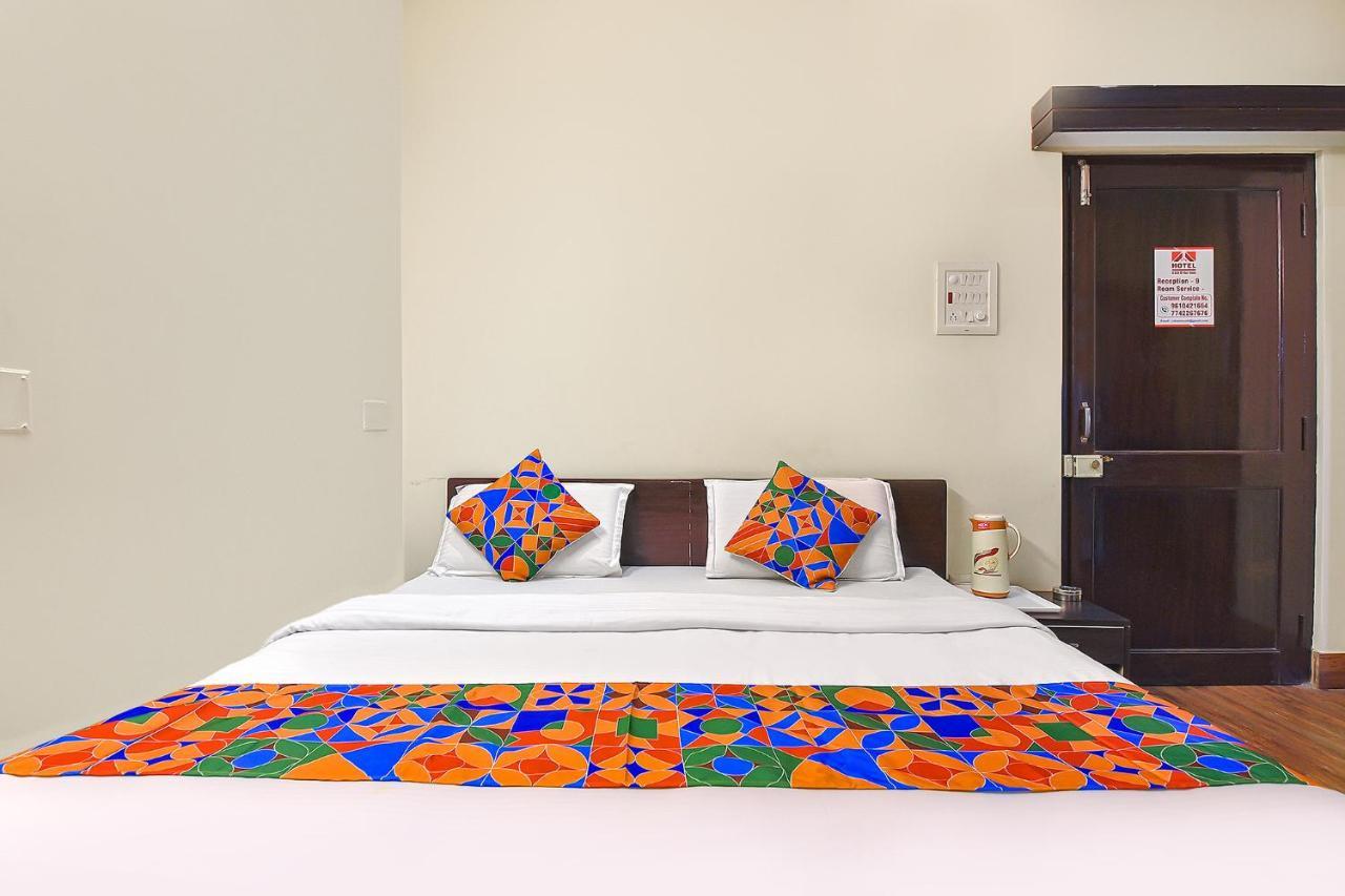 Collection O Royal Icon Hotel Udaipur Luaran gambar